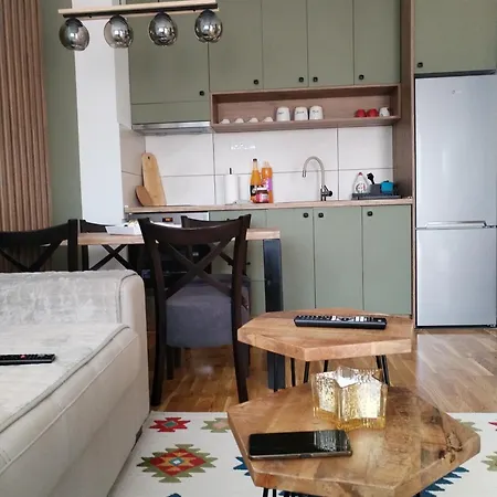 Zimus Sa Prelepim Pogledom, Besplatan & Dakuzi, Parking, Wifi, Lift,